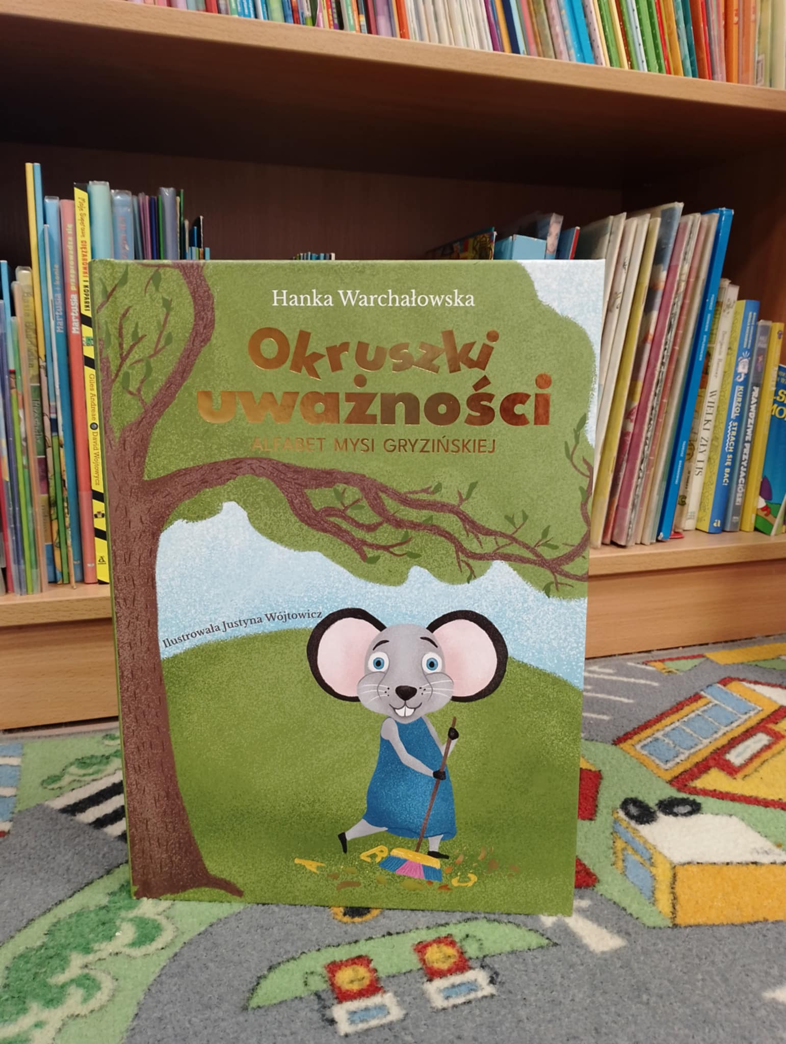 OKRUSZKI UWAŻNOŚCI - SPOTKANIE Z HANKĄ WARCHAŁOWSKĄ